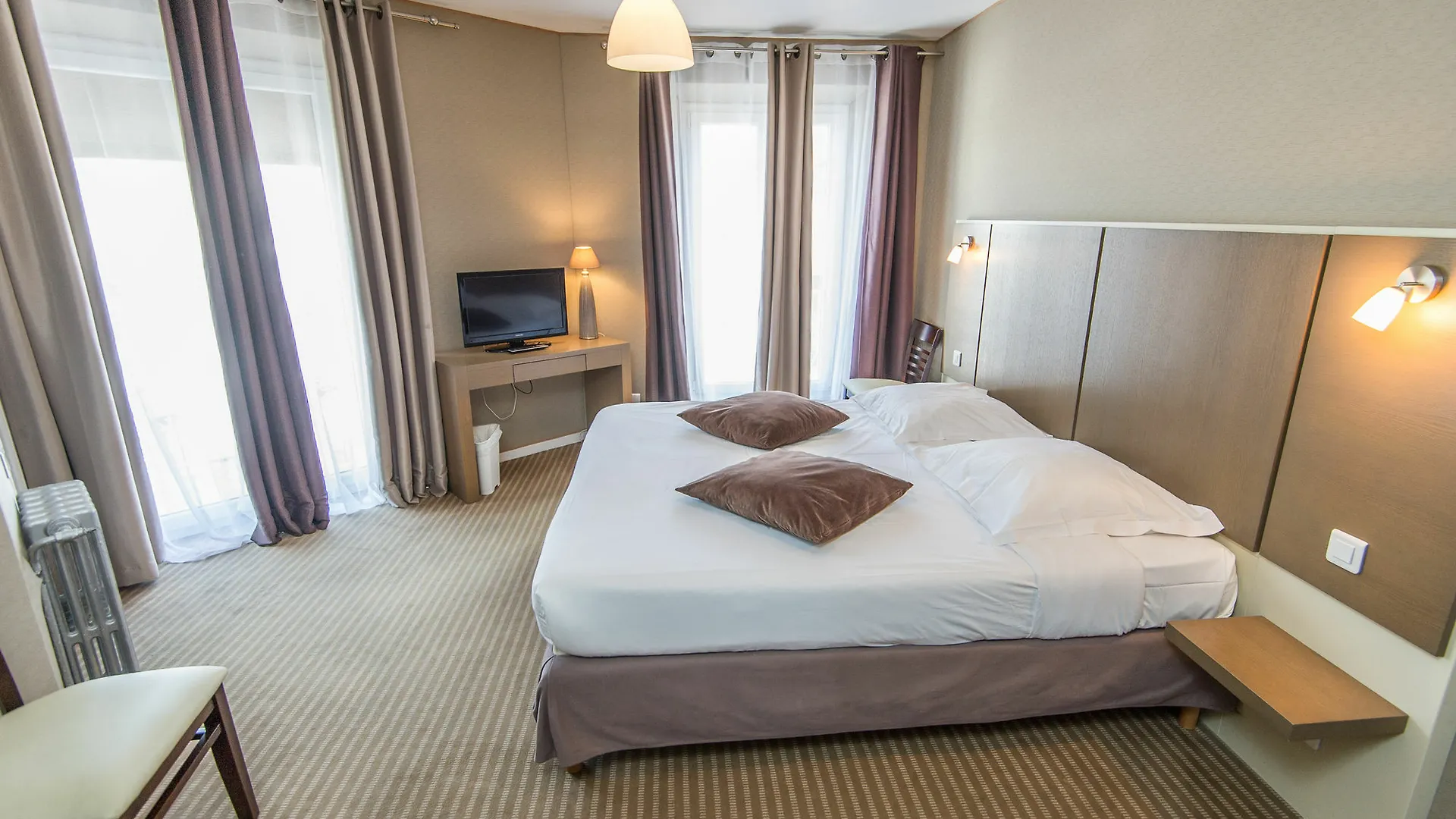 Hotel Amiraute Cannes 3*,